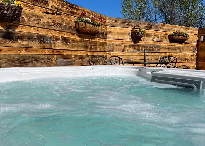 Applegrove Country Park, Scarborough With Private Hot Tubs