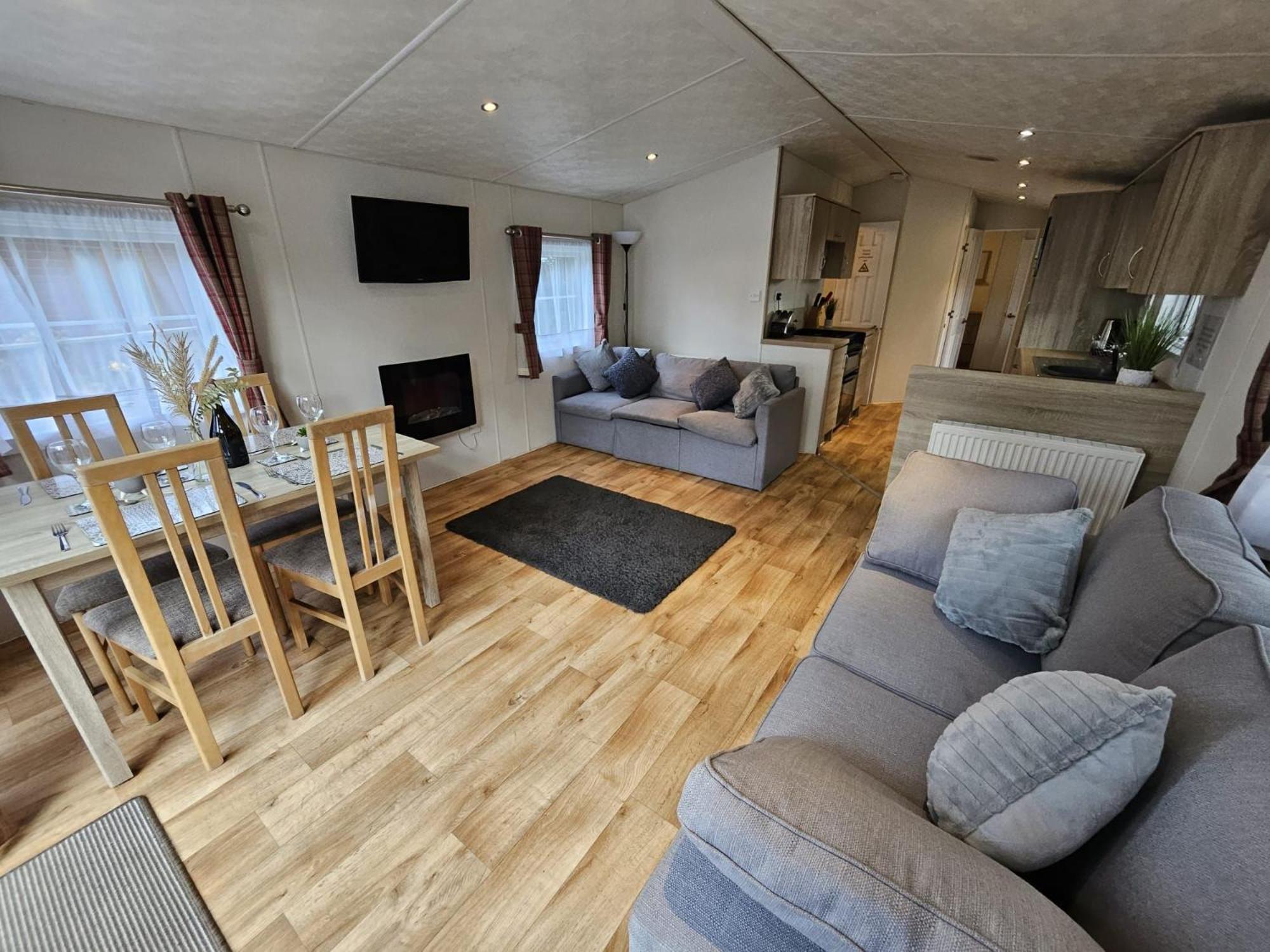 Applegrove Country Park, Scarborough With Private Hot Tubs * Burniston