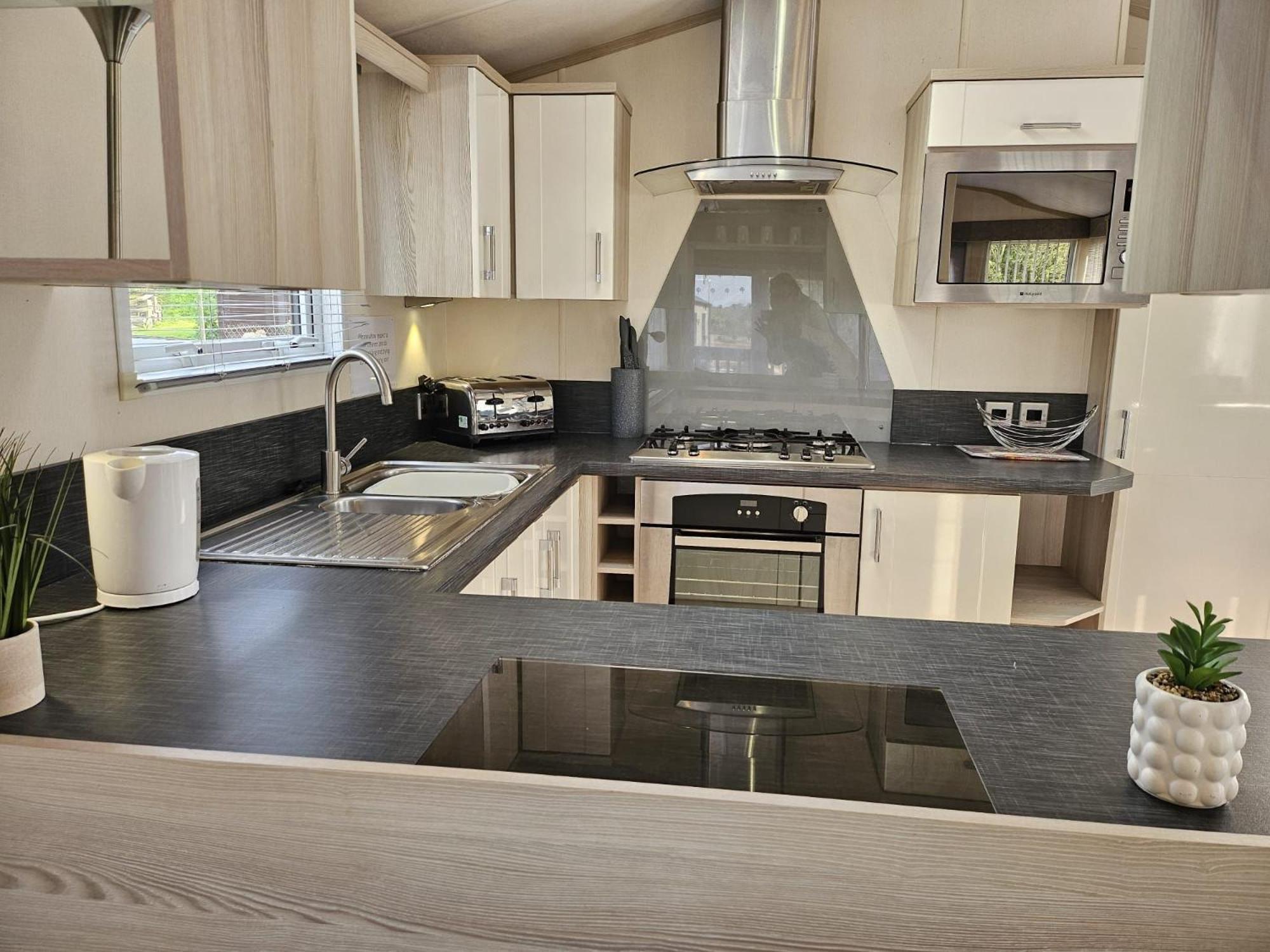 Applegrove Country Park, Scarborough With Private Hot Tubs *