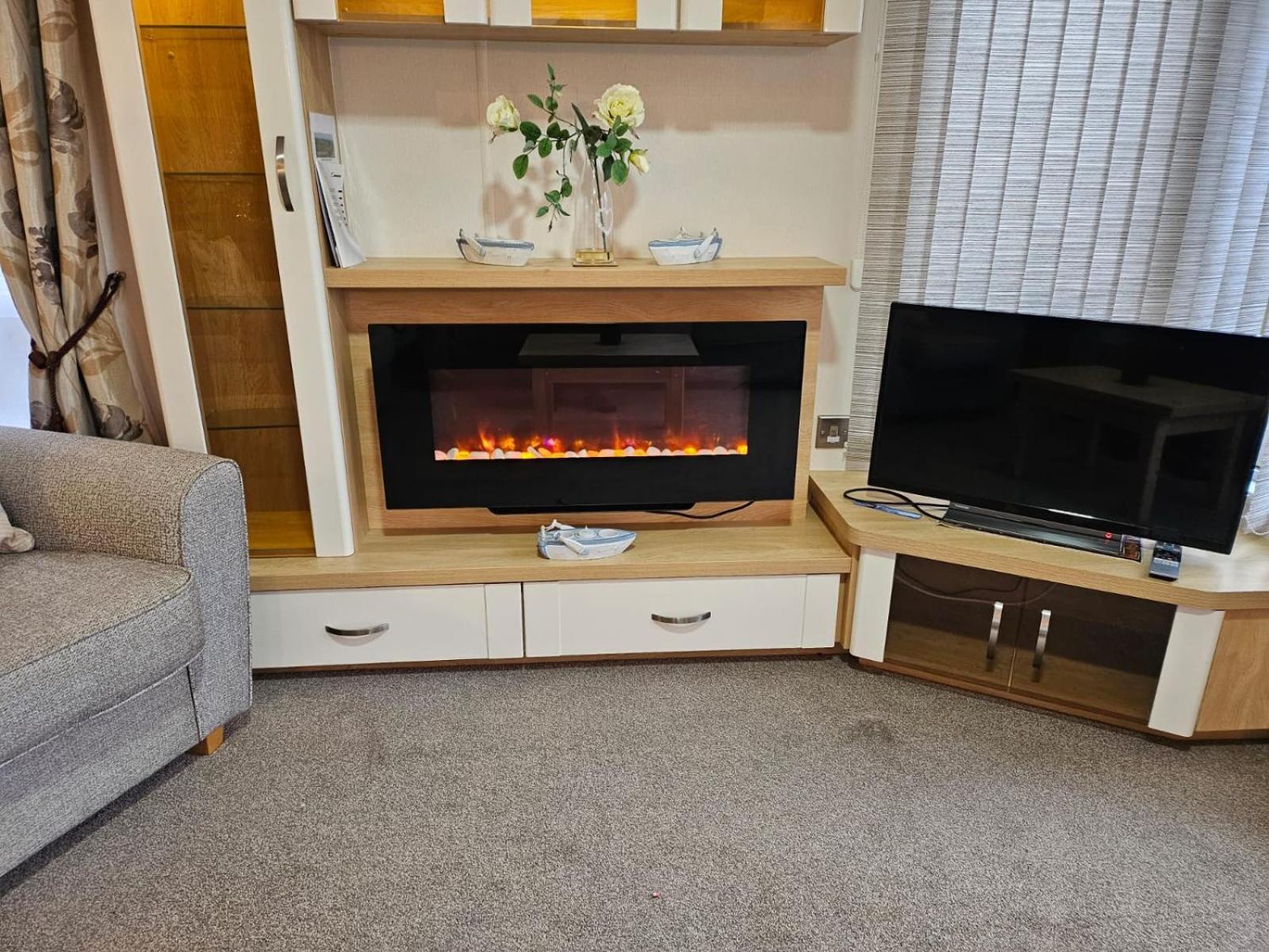 Applegrove Country Park, Scarborough With Private Hot Tubs