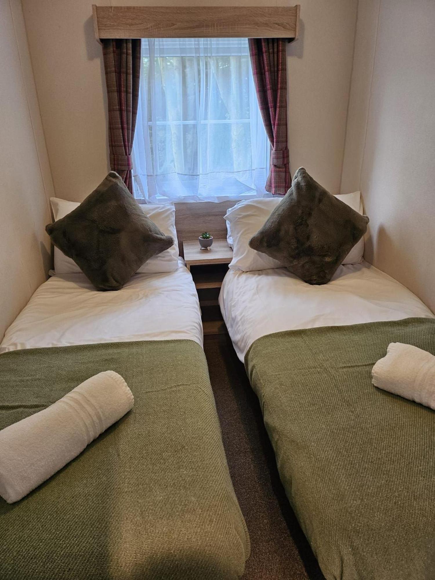Applegrove Country Park, Scarborough With Private Hot Tubs * Burniston