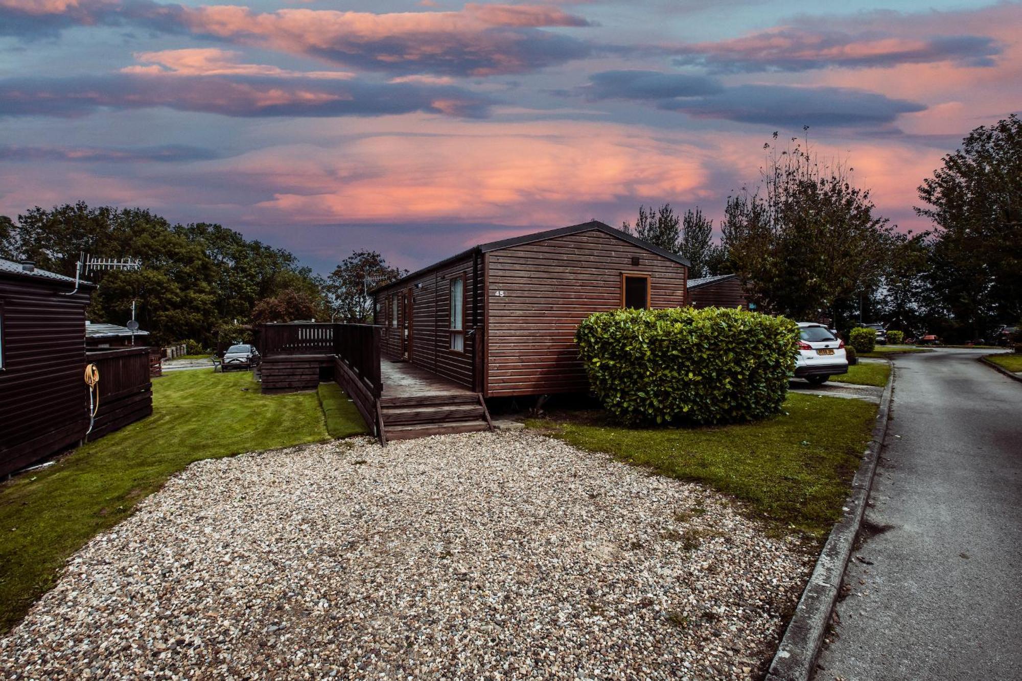 Applegrove Country Park, Scarborough With Private Hot Tubs Burniston